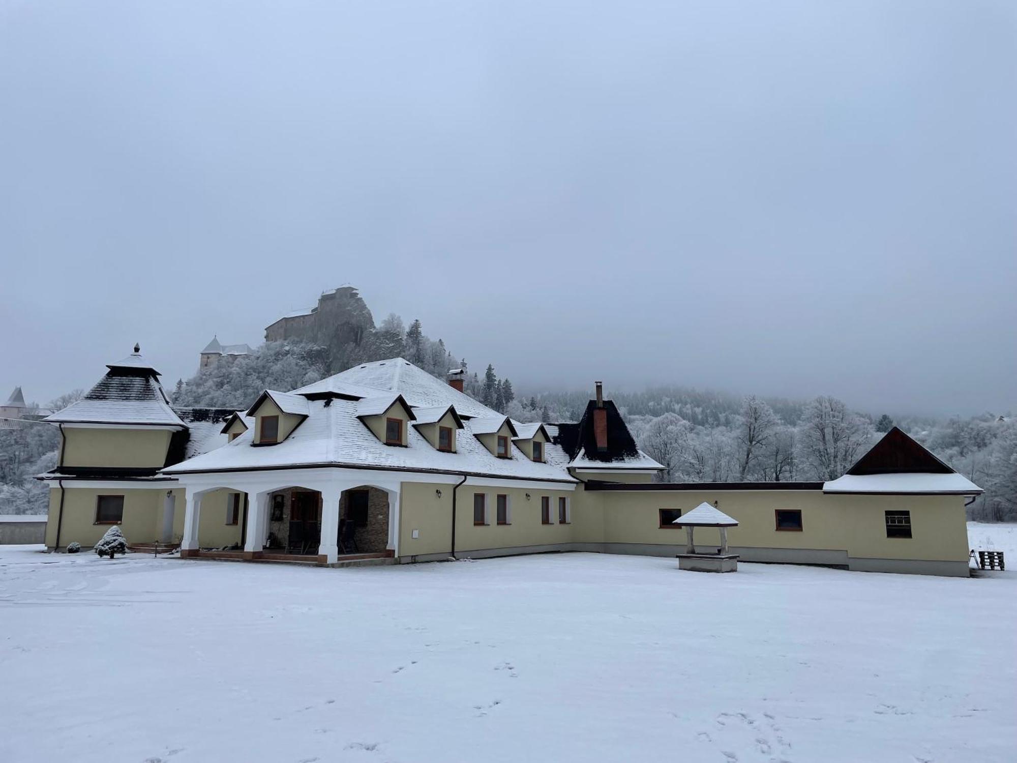 Penzion U Dvoch Levov Oravsky Podzamok Exterior photo