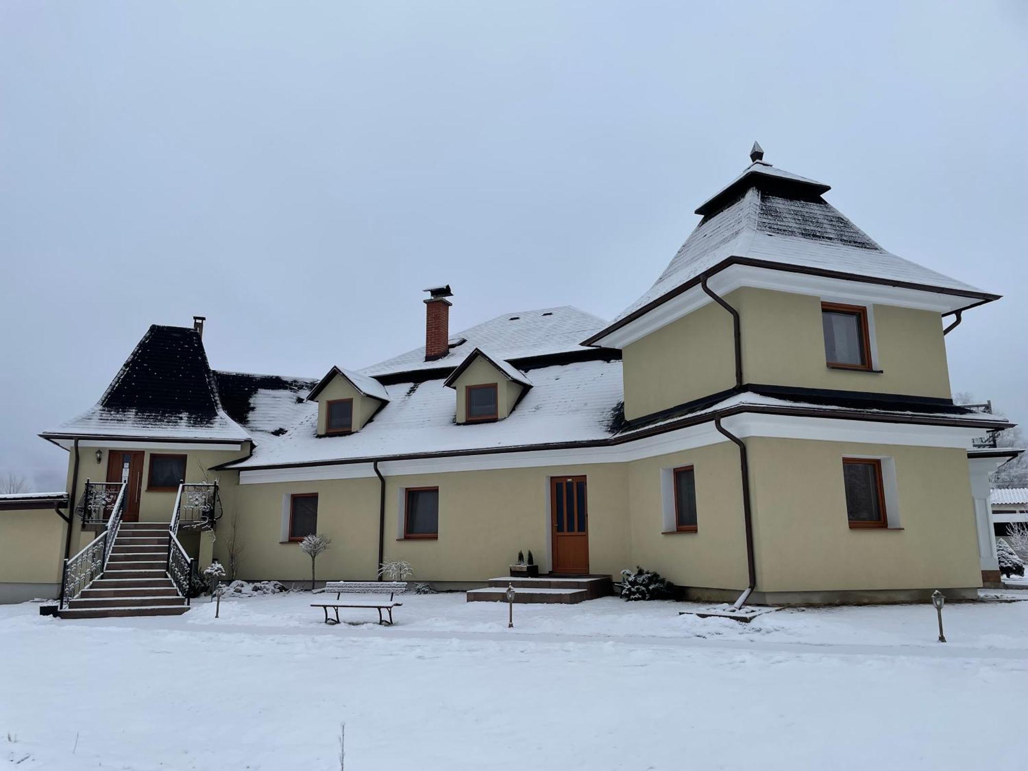Penzion U Dvoch Levov Oravsky Podzamok Exterior photo